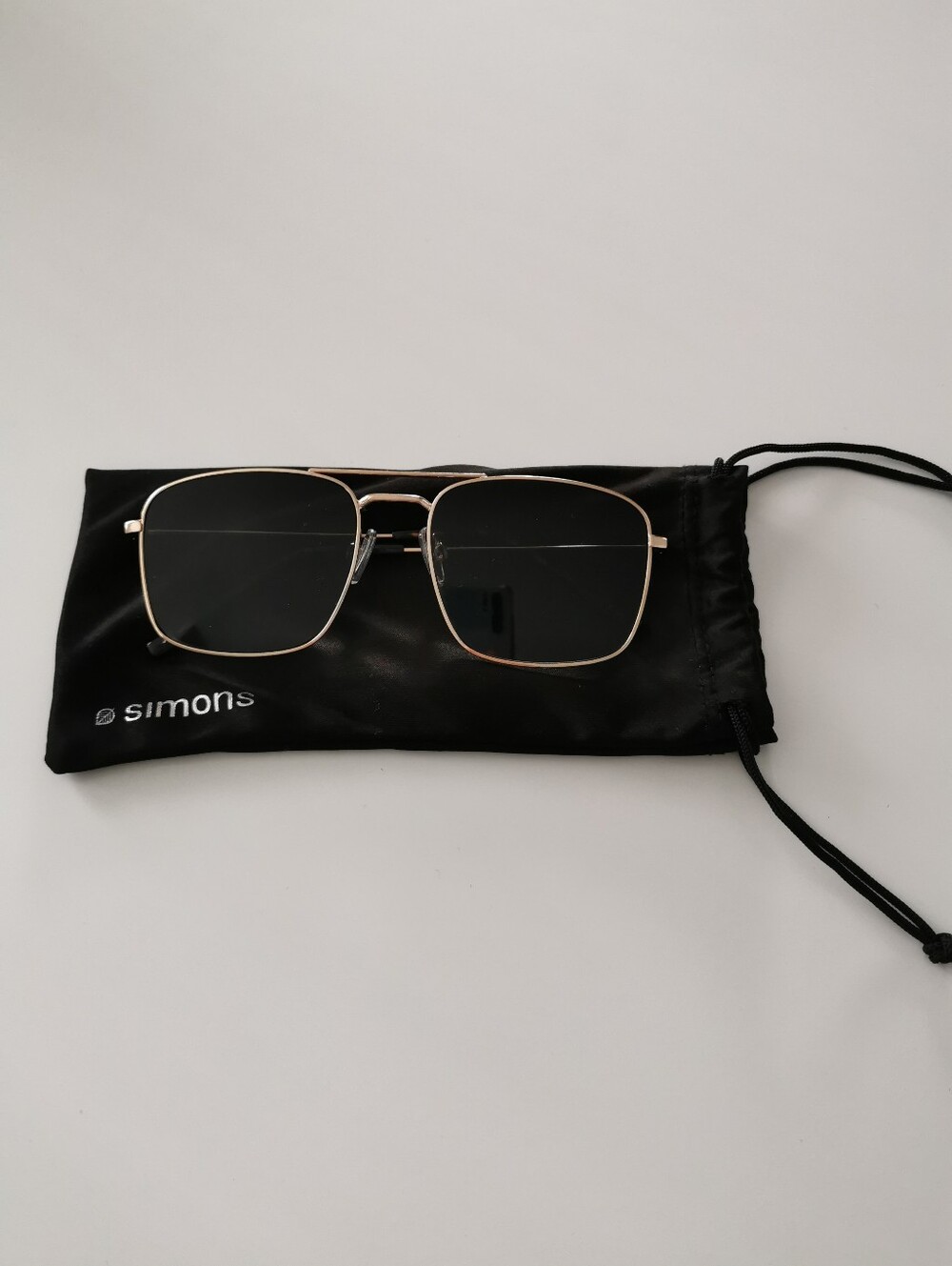 Men's H&M Rectangular Gold Frame Sunglasses with Dark Lenses